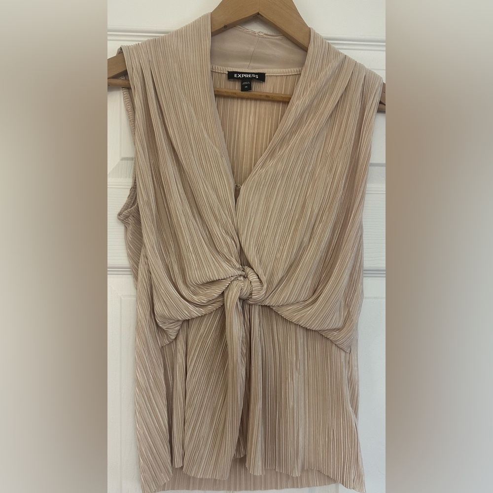 Express peplum style top set of 2 - in size s and xs